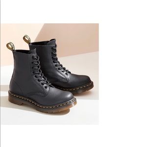 Dr. Martens 1460 Pascal